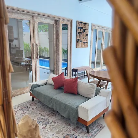 Casa Tartu - Rustic Villa In Canggu